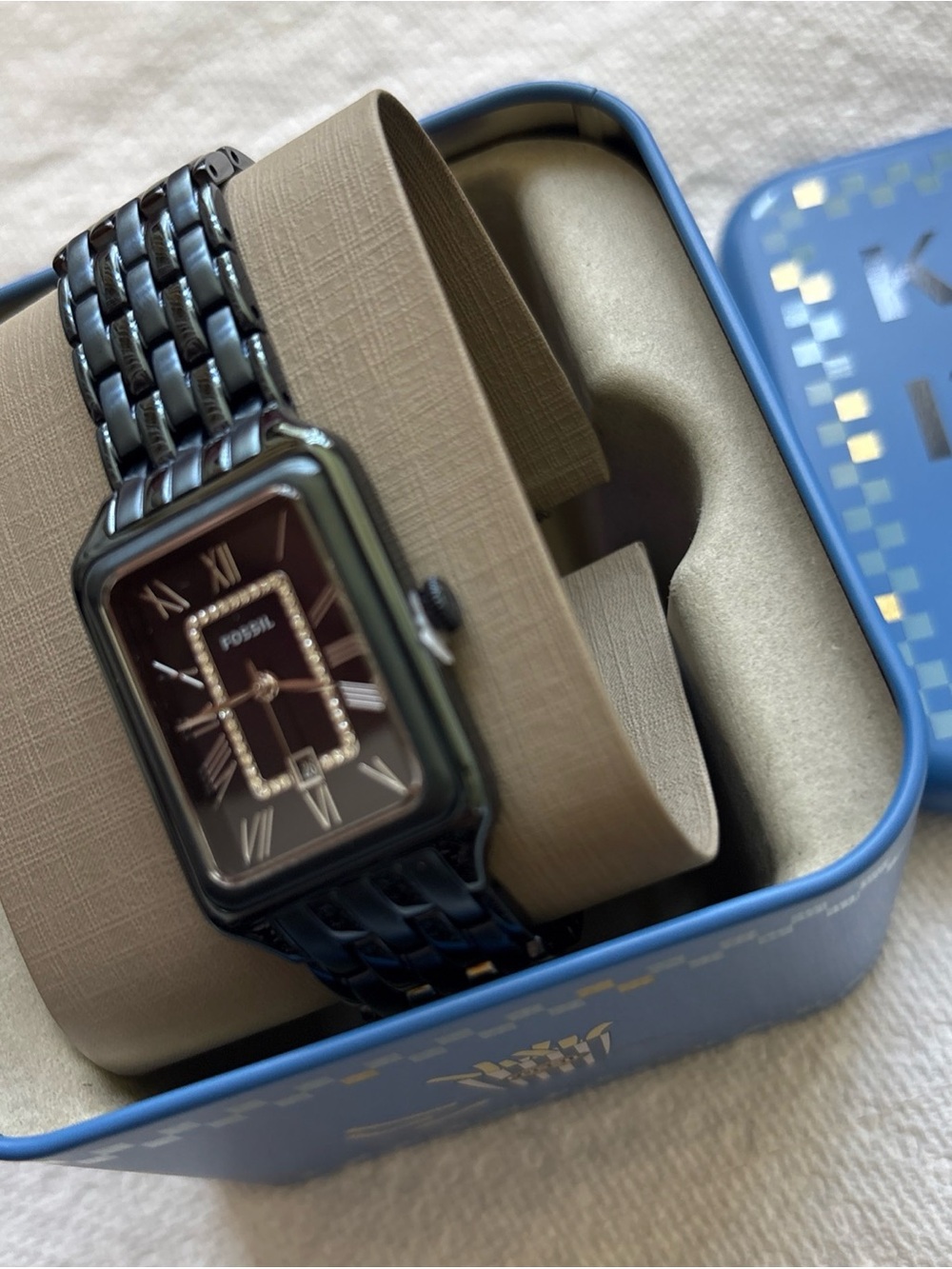 Fossil, this women's watch features:
Stainless steel bracelet and case
Navy dia - Picture 8 of 15